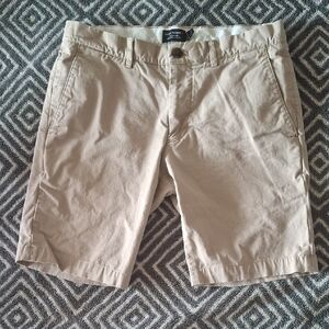 Club Monaco Connor Modern Slim Fit Beige Shorts
